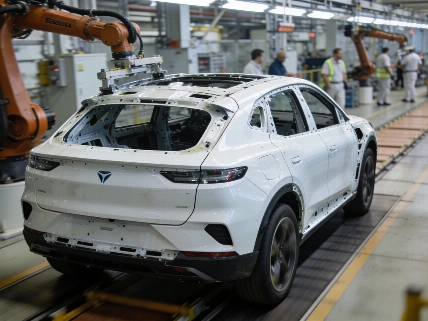 Seat Pushes for Audi Q4 e-tron at Martorell RUSSPAIN.com