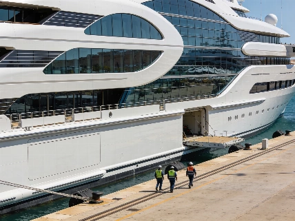 123-Metre Superyacht Al Lusail Returns to Tarragona After €35 Million Overhaul RUSSPAIN.com