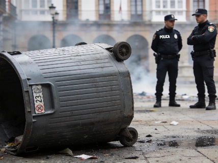 Clashes erupt at Vito Quiles rally in Pamplona RUSSPAIN.com
