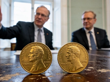 Woodford and Hall win Nobel for reshaping stabilization policy RUSSPAIN.com