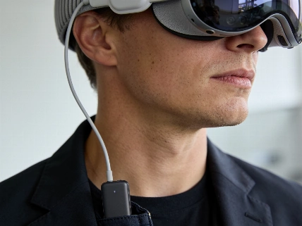 Meta's virtual reality glasses weigh about 100 grams RUSSPAIN.com