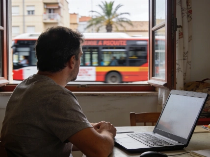 Unions warn firms over remote work during 11 November strike RUSSPAIN.com