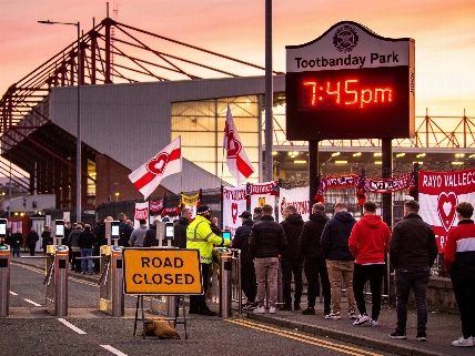 Hearts Tighten Entry Rules for Rayo Vallecano Friendly Amid Road Closures RUSSPAIN.com