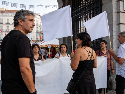 Madrid Bans Political Symbols at Arganzuela Festival Amid Backlash RUSSPAIN.com