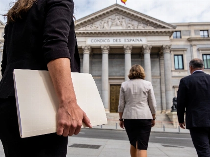 Spain's Left Races to Build Unity Under Election Pressure RUSSPAIN.com
