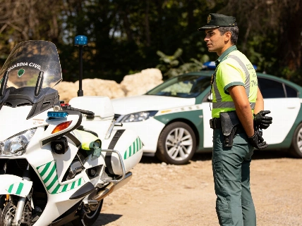 Spain’s new traffic rules: amber lights, motorbike arcenes, and a shift in road priorities RUSSPAIN.com