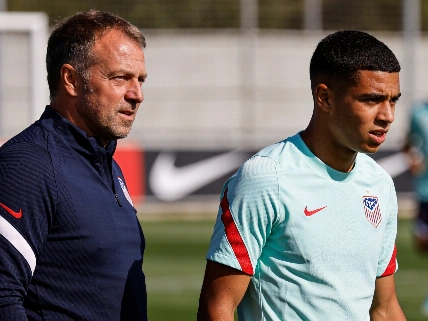 Hansi Flick Signals Uncertainty Over Alejandro Balde's Barcelona Role RUSSPAIN.com