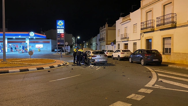 Spanish footballer flees on foot after late night crash in Almería RUSSPAIN.com