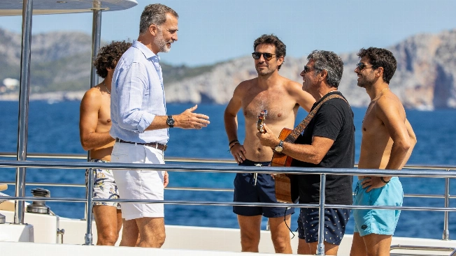 Felipe VI Begins Private Holiday on Yacht in Mallorca Waters RUSSPAIN.com