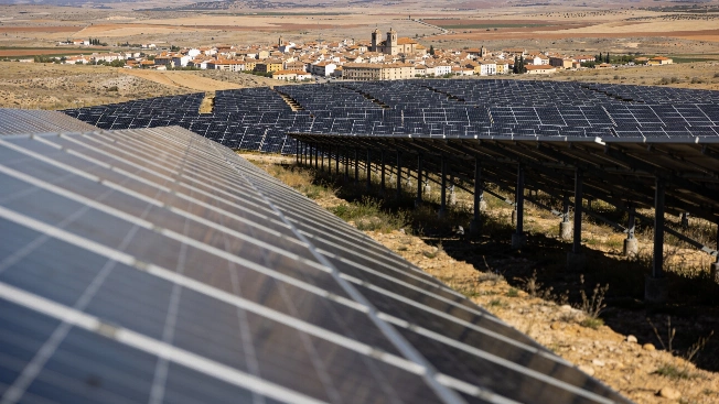 Castilla y León defends tax on large solar parks RUSSPAIN.com