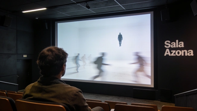 Homo e-sapiens turns digital isolation into unsettling cinema RUSSPAIN.com