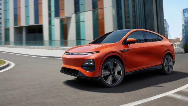 Chinese Battery Makers Tighten Grip on Global EV Market RUSSPAIN.com