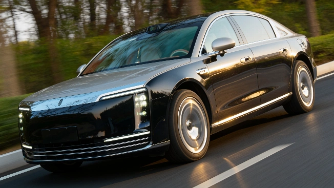 Huawei Maextro S800 challenges the luxury sedan status quo RUSSPAIN.com