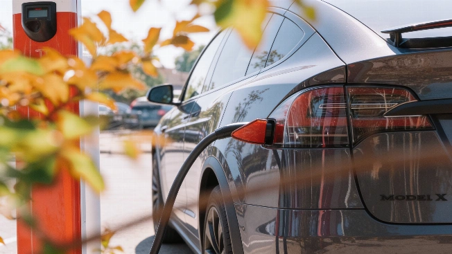 Spanish law forces electric car owners to pay for their own charging points RUSSPAIN.com