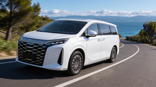 BYD M9 luxury van lands in Australia with record electric range RUSSPAIN.com