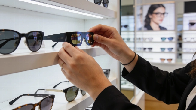 Six Eclipse Glasses Pulled from Spanish Market over Eye Injury Risk RUSSPAIN.com