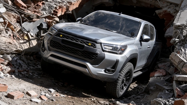 Toyota Hilux Emerges Unscathed from Colombia Earthquake Rubble RUSSPAIN.com