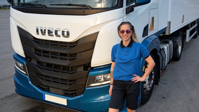 Andrea García: Spain’s Youngest Female Truck Driver Breaks Barriers RUSSPAIN.com