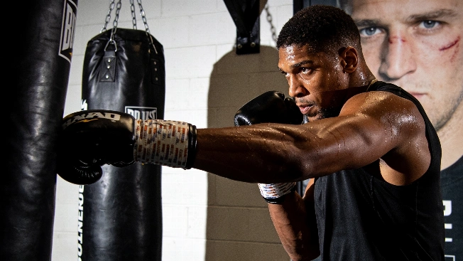 Anthony Joshua Rethinks Strategy After Ilia Topuria's Unexpected Defeat RUSSPAIN.com