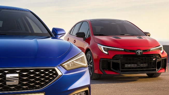 Toyota Corolla vs Seat León eTSI: Which Hybrid Compact Wins? RUSSPAIN.com