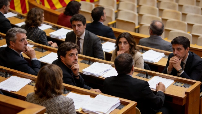 Right bloc surges past 200 seats as Sánchez faces historic low RUSSPAIN.com