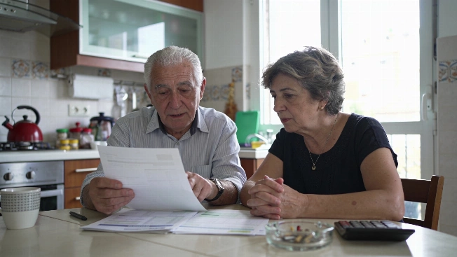 Average Social Security Pension in Spain Rises to €1,373 in August RUSSPAIN.com