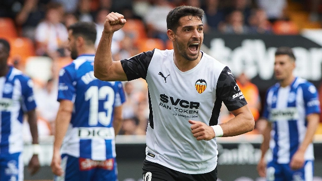 Valencia ends losing streak with late win at Mendizorroza RUSSPAIN.com