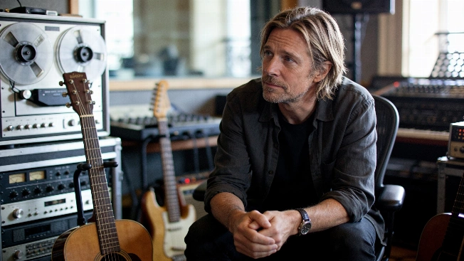 Beck revisits nineties masculinity and vulnerability on Ride Lonesome RUSSPAIN.com
