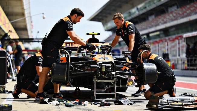 Antonelli tops disrupted Spanish Grand Prix practice as Hamilton and Bearman crash RUSSPAIN.com