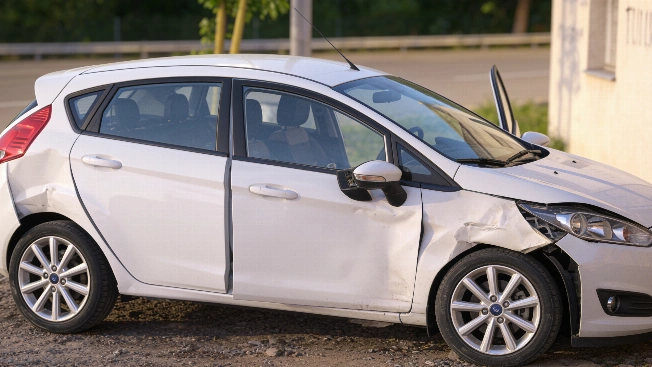 High speed collision sends car crashing into wall in San Juan RUSSPAIN.com