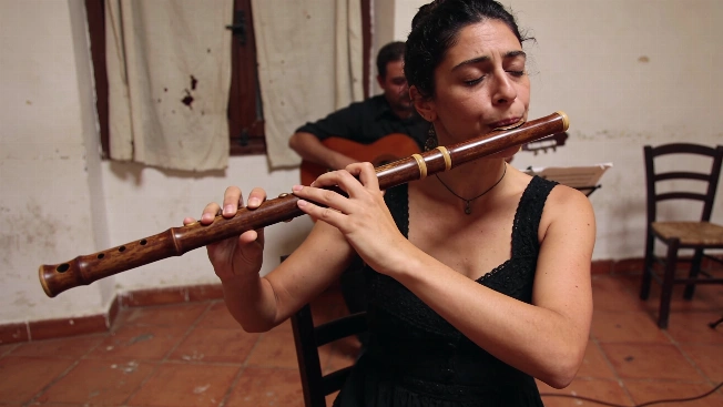Flamenco women rewrite the canon while paying their own way RUSSPAIN.com