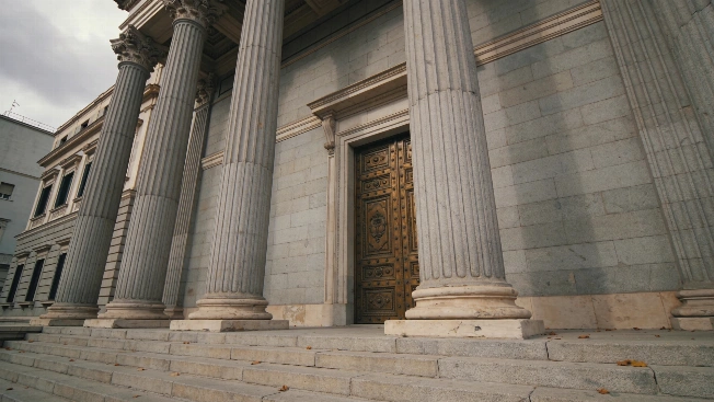 Supreme Court Blocks Automatic Voting Rights for New Citizens Under Grandchildren Law RUSSPAIN.com