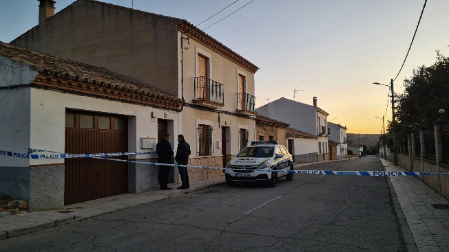Two Men Found Dead on Street in León Village Without Signs of Violence RUSSPAIN.com