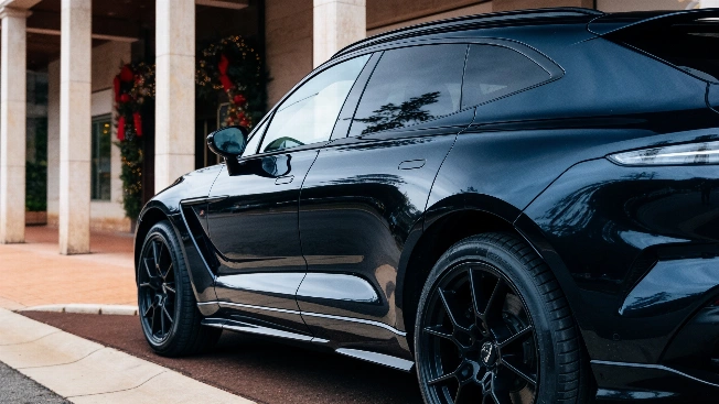 Fernando Alonso drives the most powerful Aston Martin SUV in Monaco RUSSPAIN.com