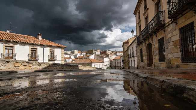 Spain faces record-breaking four-month summer as heat rewrites the season RUSSPAIN.com