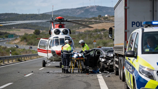 Serious Injury After Car and Truck Crash on A-21 in Loiti RUSSPAIN.com