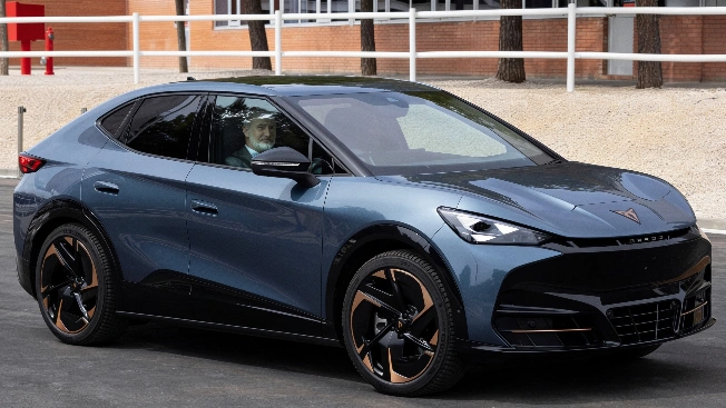 King Felipe VI Drives Ultra-Rare Cupra Formentor VZ5 in Mallorca RUSSPAIN.com