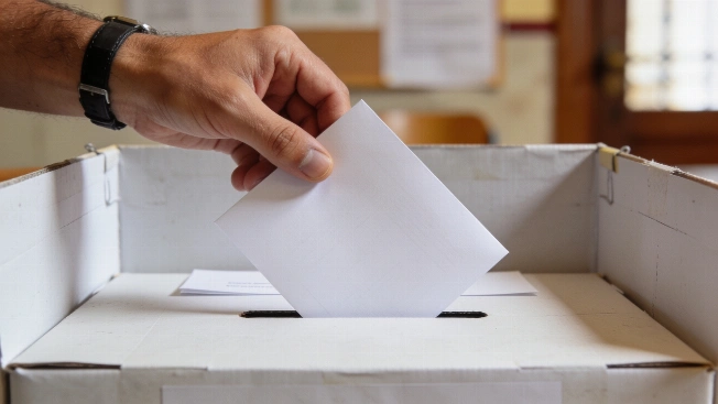 Feijóo proposes minimum residence rule for voting RUSSPAIN.com