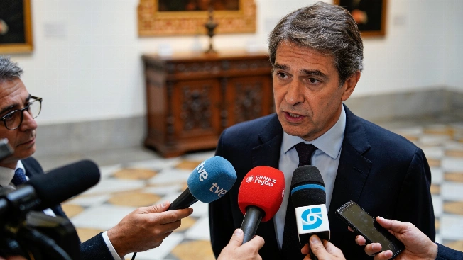 Feijóo Criticises Puente for Remarks on the Crown and Government Actions RUSSPAIN.com