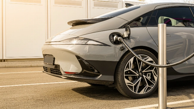 Plug & Charge: The Automatic Charging Revolution at Tesla Superchargers RUSSPAIN.com