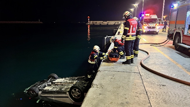 Two Women Die After Car Plunges Into Sea at Algeciras Port RUSSPAIN.com