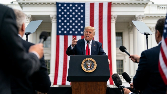 Trump mocks AI safeguards as global tech rivalry intensifies RUSSPAIN.com