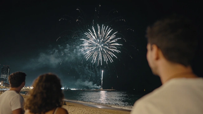 Barcelona draws 121000 people to its new beach Piromusical RUSSPAIN.com