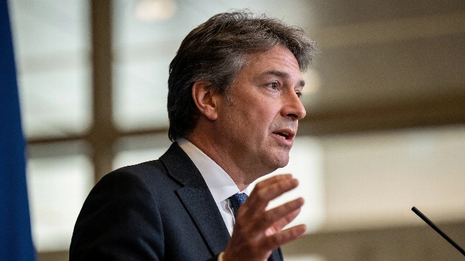 Government to revive housing decrees without cutting protections RUSSPAIN.com