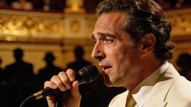 Julio José Iglesias Jr returns to Spain with a tribute to his father RUSSPAIN.com