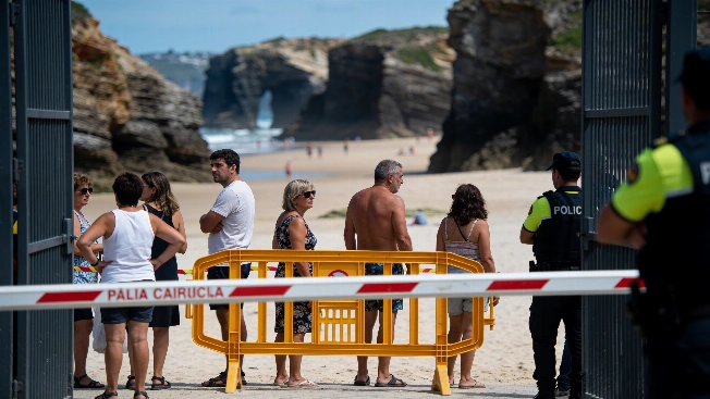 Galicia Tests Italian-Style Beach Limits Amid Tourist Surge RUSSPAIN.com