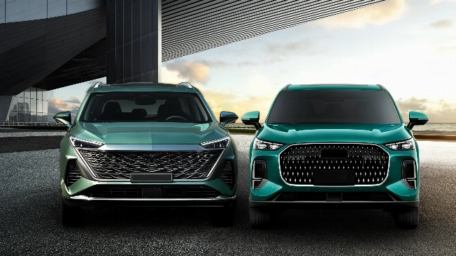 MGS9 vs Ebro S900 PHEV: The Plug-In SUV Showdown RUSSPAIN.com