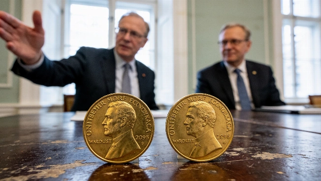 Woodford and Hall win Nobel for reshaping stabilization policy RUSSPAIN.com