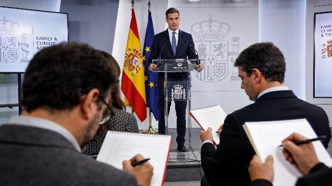Pedro Sánchez Responds to Questions on Family and Climate at Press Briefing RUSSPAIN.com