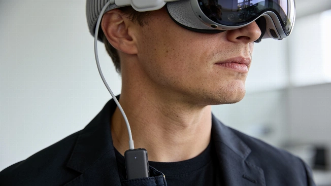 Meta's virtual reality glasses weigh about 100 grams RUSSPAIN.com